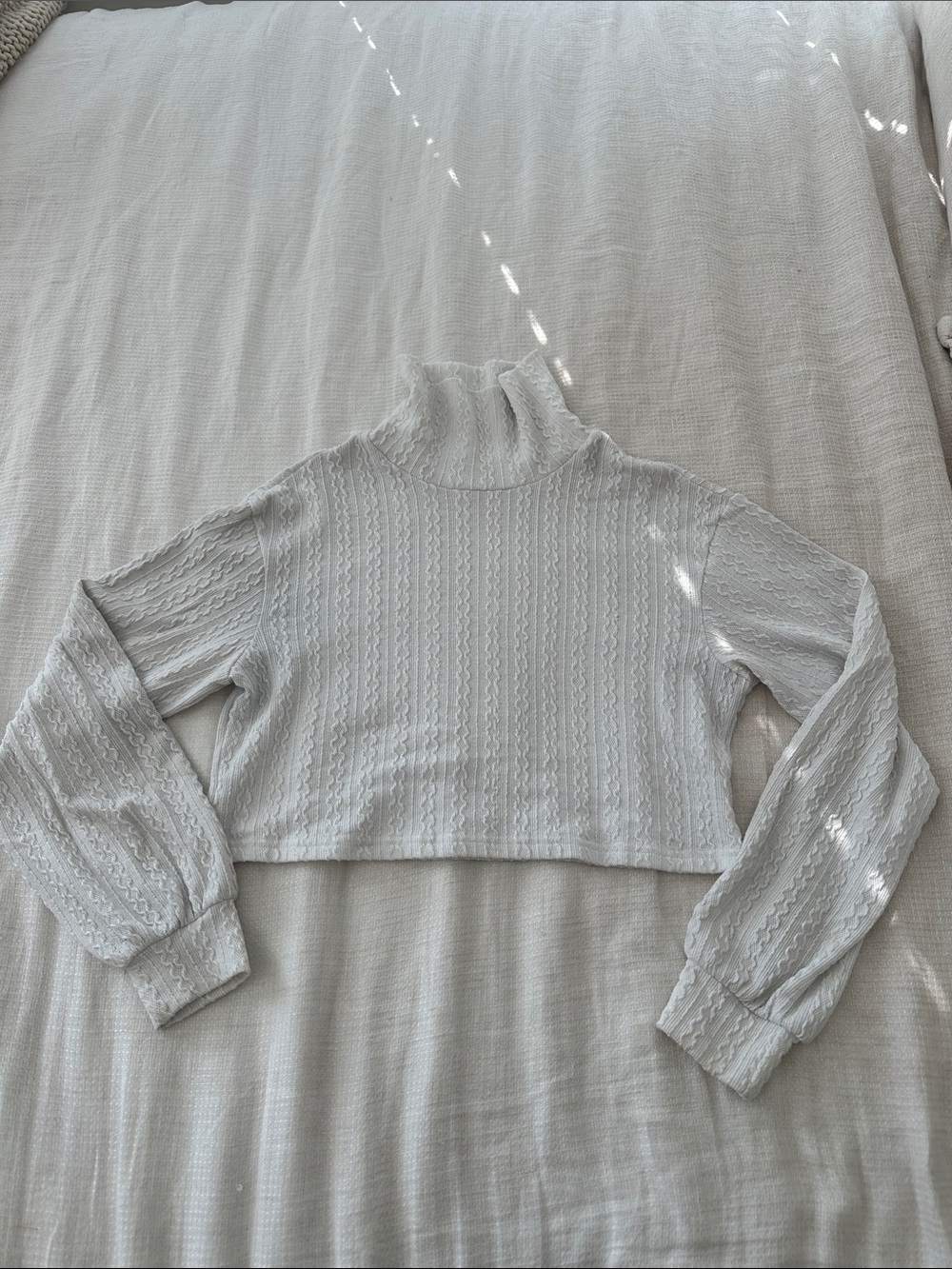 Cropped Cable-Knit Turtleneck Long-Sleeve Top - White
